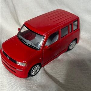 KiNSMART Toyota bB / Scion xB Model Car